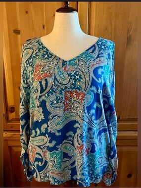 Cold Shoulder Paisley V-Neck Blouse M/L